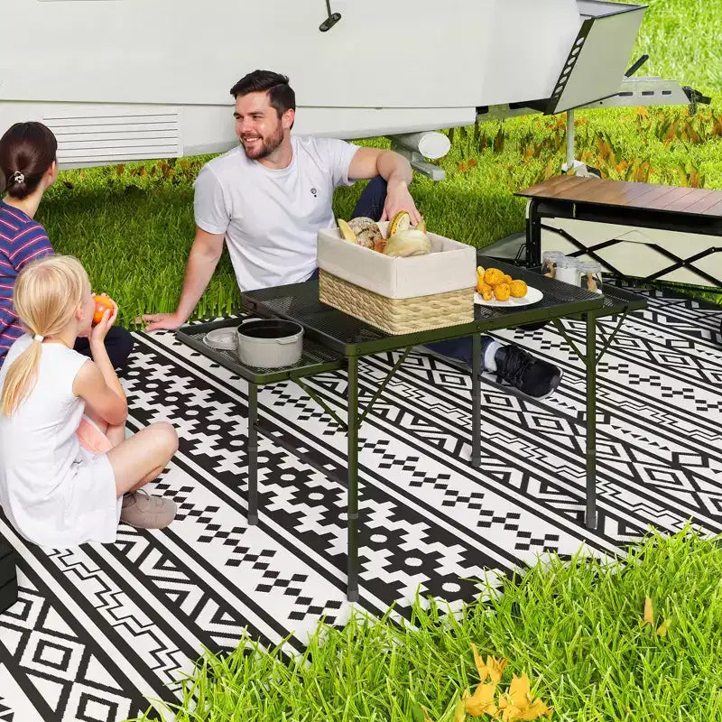 Tavolo Grill Pieghevole, Tavolo da Campeggio Portatile da 1,37 m con 2 Pannelli Laterali, Tavolo Esterno in Metallo Regolabile in Altezza per Picnic, Barbecue, Feste