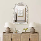 Specchio da parete LuxenHome, rettangolare, ad arco, invecchiato, bianco, alto 91 cm, decorativo e da toeletta