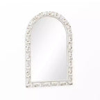 Specchio da parete LuxenHome, rettangolare, ad arco, invecchiato, bianco, alto 91 cm, decorativo e da toeletta