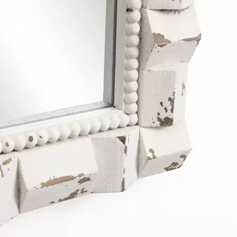 Specchio da parete LuxenHome, rettangolare, ad arco, invecchiato, bianco, alto 91 cm, decorativo e da toeletta