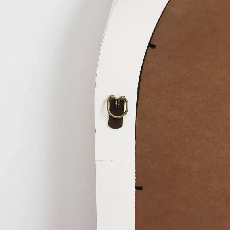 Specchio da parete LuxenHome, rettangolare, ad arco, invecchiato, bianco, alto 91 cm, decorativo e da toeletta