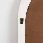 Specchio da parete LuxenHome, rettangolare, ad arco, invecchiato, bianco, alto 91 cm, decorativo e da toeletta