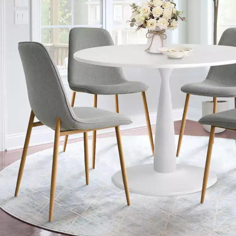 Tavolo da pranzo piccolo per 4 persone, rotondo con 4 sedie imbottite, gambe in rovere per appartamento, arredamento interno