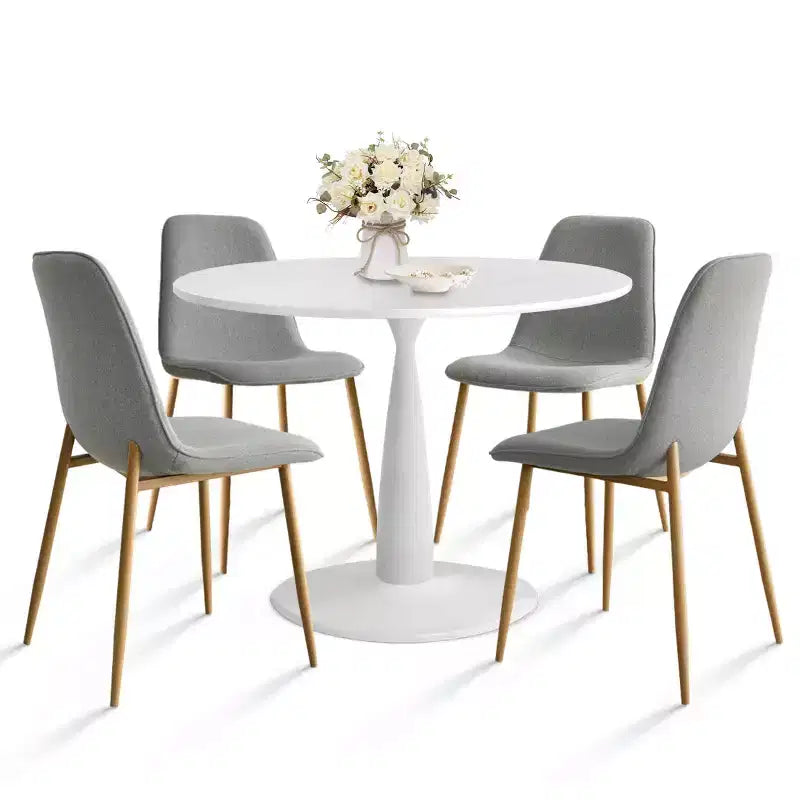 Tavolo da pranzo piccolo per 4 persone, rotondo con 4 sedie imbottite, gambe in rovere per appartamento, arredamento interno